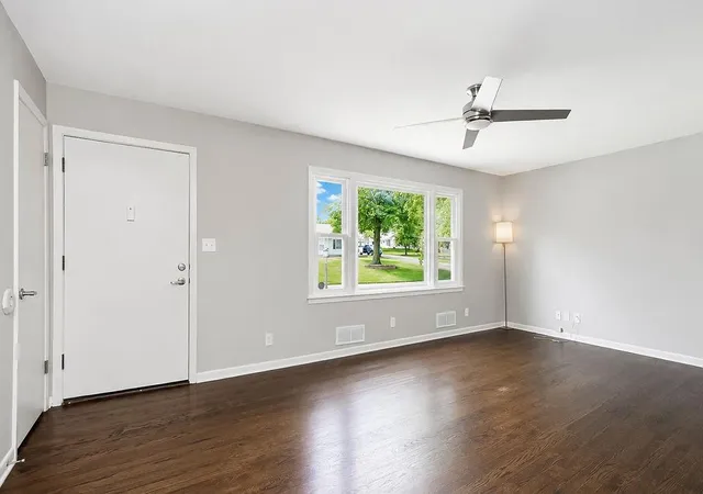 Photo 5 of Sale Pending at 6603 N Holmes St, Kansas City, MO 64118 | MLS# 2630674 | Listing updated on 2026-08-21