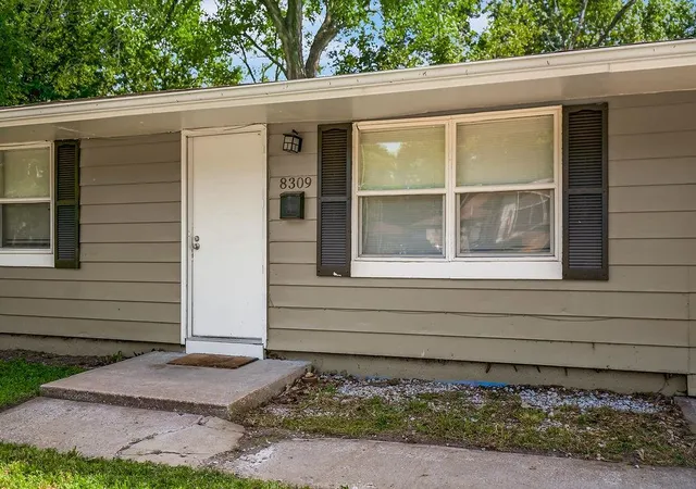 Photo 2 of Sale Pending at 8309 E 93rd Street, Kansas City, MO 64138 | MLS# 2630675 | Listing updated on 2026-09-08