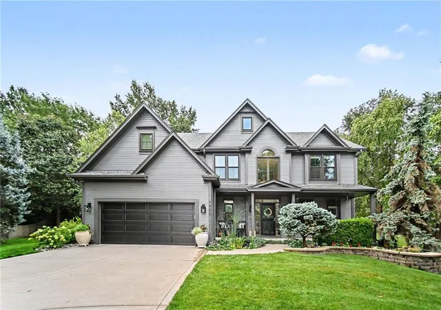 Photo 3 of Sale Pending at 7900 N Birch Ln, Kansas City, MO 64151 | MLS# 2630686 | Listing updated on 2026-08-21
