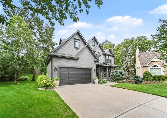 Photo 3 of Sale Pending at 7900 N Birch Ln, Kansas City, MO 64151 | MLS# 2630686 | Listing updated on 2026-08-21