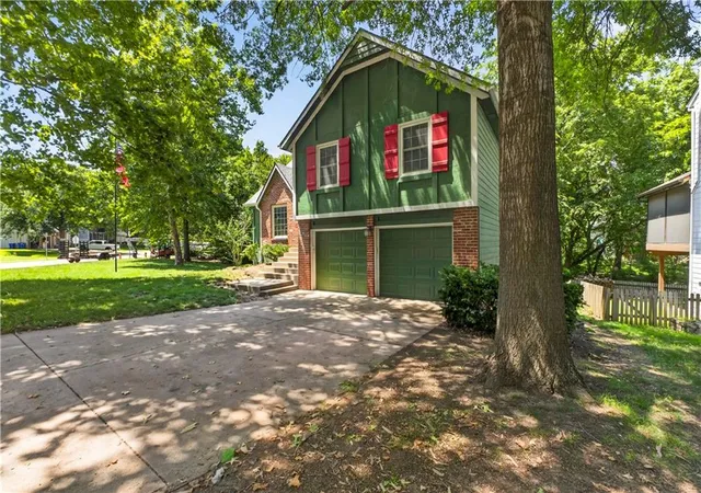 3rd image of 15624 W 81St St, Lenexa, KS 66219 | MLS# 2630687