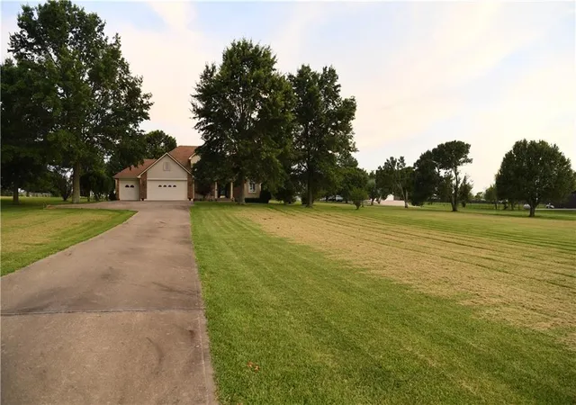 2nd image of 19301 E 215th St, Harrisonville, MO 64701 | MLS# 2630689