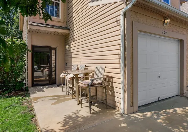 2nd image of 209 N 6th Ter, Louisburg, KS 66053 | MLS# 2630691
