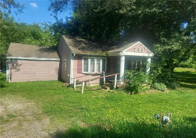 2nd image of 239 S 72ns St, Kansas City, KS 66111 | MLS# 2630703