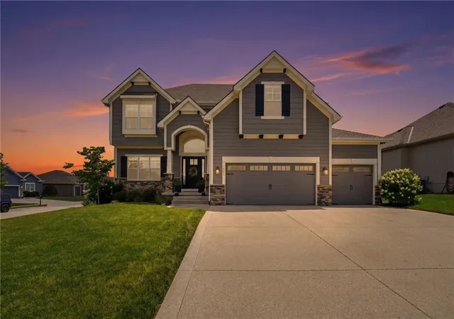 Photo 1 of Sale Pending at 1801 Nw 95th Street, Kansas City, MO 64155 | MLS# 2630705 | Listing updated on 2026-08-01