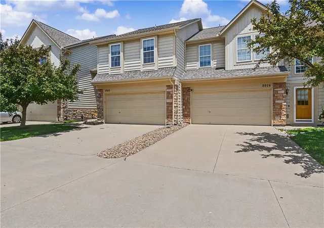 Homes for sale in Lenexa, KS | 8928 Inkster St, Lenexa, KS 66227 | MLS# 2630715