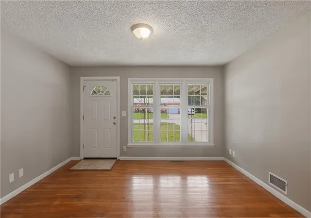 Photo 3 of Sale Pending at 5206 Palmer Dr, Kansas City, MO 64129 | MLS# 2630716 | Listing updated on 2026-08-13