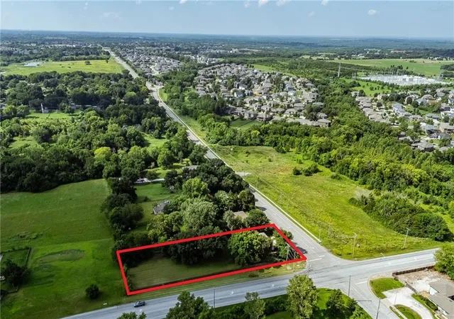 36th image of 8301 Clare Rd, Lenexa, KS 66227 | MLS# 2630717