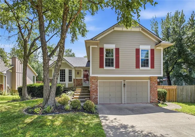 Homes for sale in Shawnee, KS | 9505 W 47th Ter, Shawnee, KS 66203 | MLS# 2630719