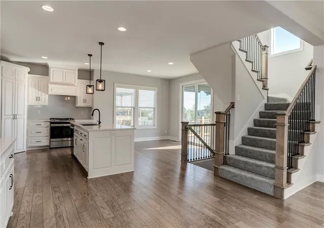 Photo 4 of Single family home for sale at 16951 S Hunter St, Olathe, KS 66062 | MLS# 2630725 | Listing updated on 2026-10-03