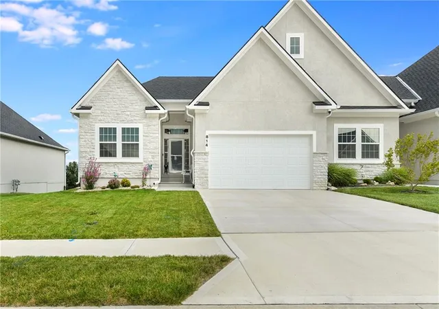 Photo 2 of Townhouse for sale at 814 Ne Algonquin St #A, Lees Summit, MO 64064 | MLS# 2630732 | Listing updated on 2026-08-31