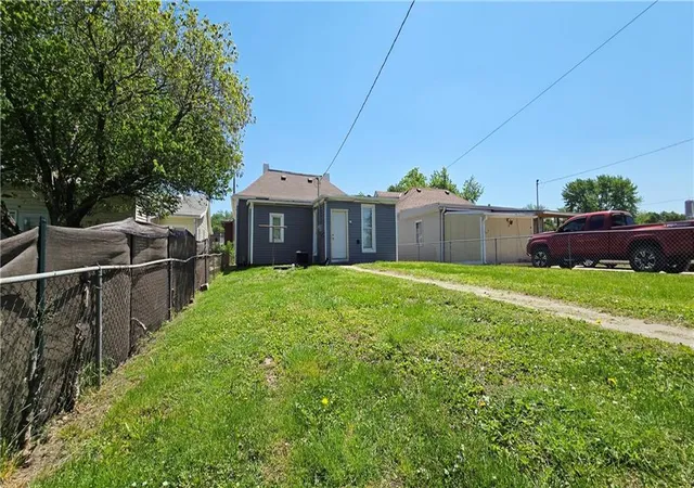 Photo 4 of Sale Pending at 2316 S 10 Street, Saint Joseph, MO 64503 | MLS# 2630735 | Listing updated on 2026-08-02