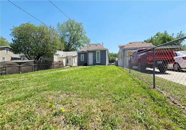 Photo 5 of Sale Pending at 2316 S 10 Street, Saint Joseph, MO 64503 | MLS# 2630735 | Listing updated on 2026-08-02