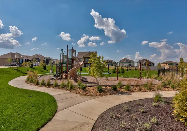 17th image of 10707 W 173rd St, Overland Park, KS 66221 | MLS# 2630747