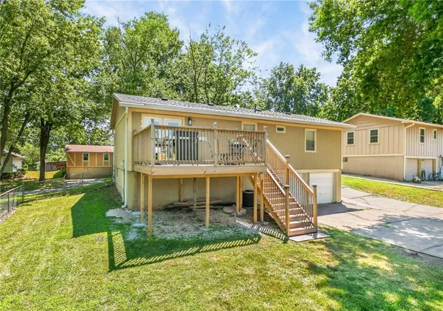 20th image of 504 Se 19th St, Oak Grove, MO 64075 | MLS# 2630751