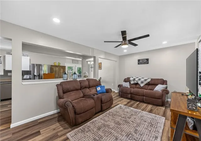 3rd image of 504 Se 19Th St, Oak Grove, MO 64075 | MLS# 2630751