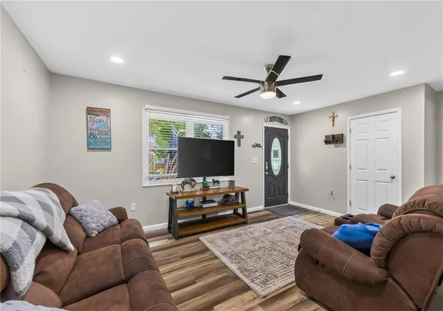4th image of 504 Se 19Th St, Oak Grove, MO 64075 | MLS# 2630751