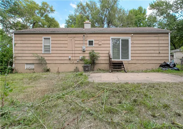 Homes for sale in Kansas City, MO | 11210 Donnelly Ave, Kansas City, MO 64134 | MLS# 2630754