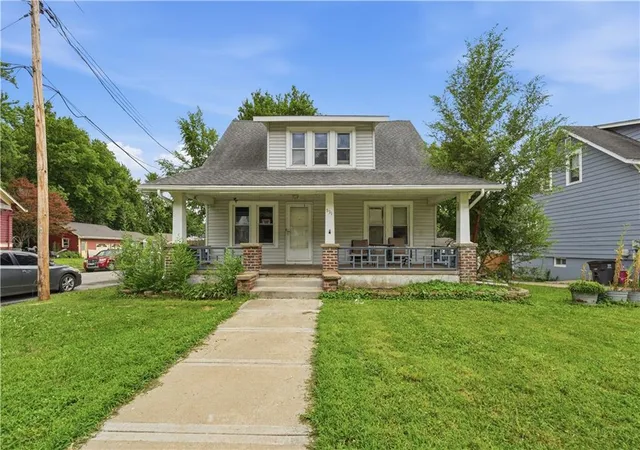 Photo 1 of Sale Pending at 531 E College St, Independence, MO 64050 | MLS# 2630755 | Listing updated on 2026-09-14