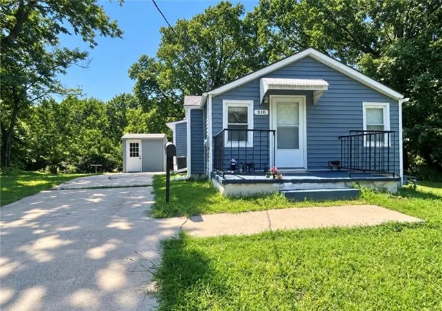 Photo 1 of Single family home for sale at 810 N Grand Ave, Independence, MO 64050 | MLS# 2630757 | Listing updated on 2026-09-18