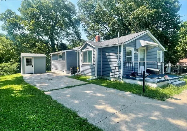 Photo 2 of Single family home for sale at 810 N Grand Ave, Independence, MO 64050 | MLS# 2630757 | Listing updated on 2026-09-18