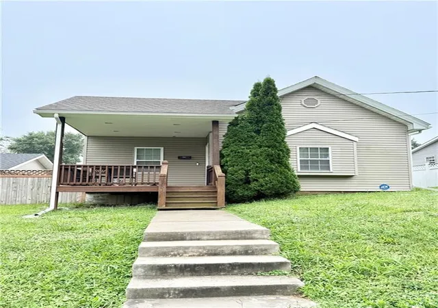 Homes for sale in Lexington, MO | 1831 Oneida St, Lexington, MO 64067 | MLS# 2630758