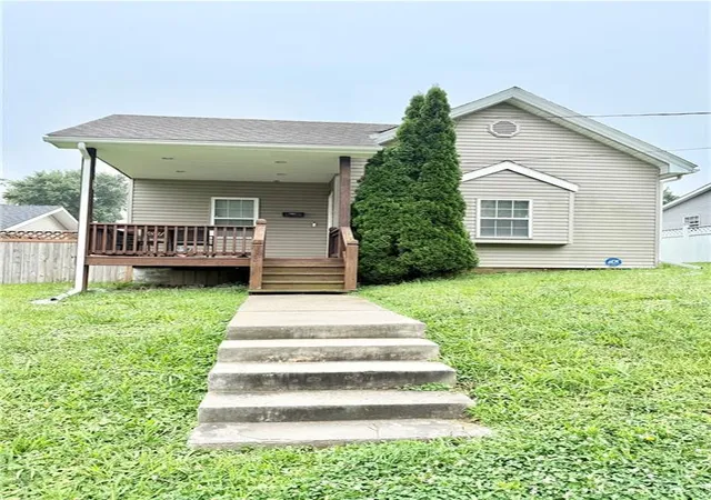 Homes for sale in Lexington, MO | 1831 Oneida St, Lexington, MO 64067 | MLS# 2630758
