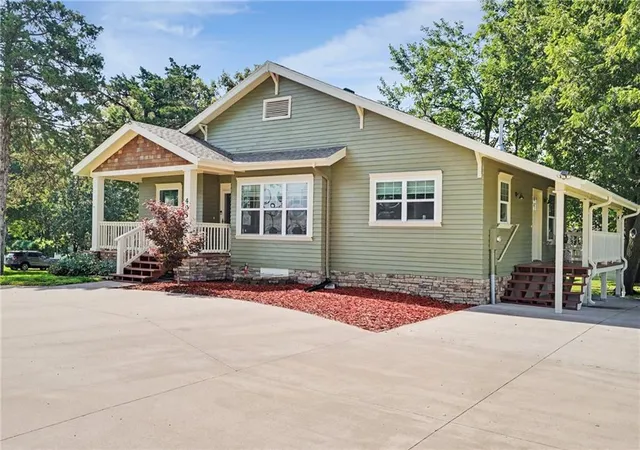 Homes for sale in Baldwin City, KS | 403 Baker St, Baldwin City, KS 66006 | MLS# 2630761