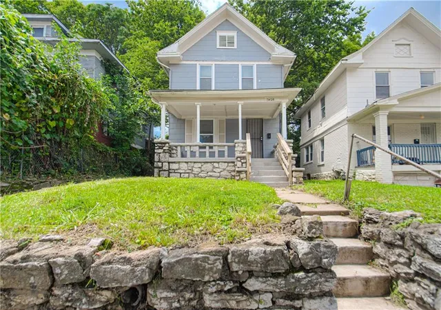 Homes for sale in Kansas City, MO | 3428 Park Ave, Kansas City, MO 64109 | MLS# 2630762