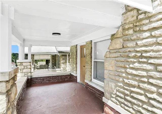 Homes for sale in Kansas City, MO | 2420 E 42Nd St, Kansas City, MO 64130 | MLS# 2630765