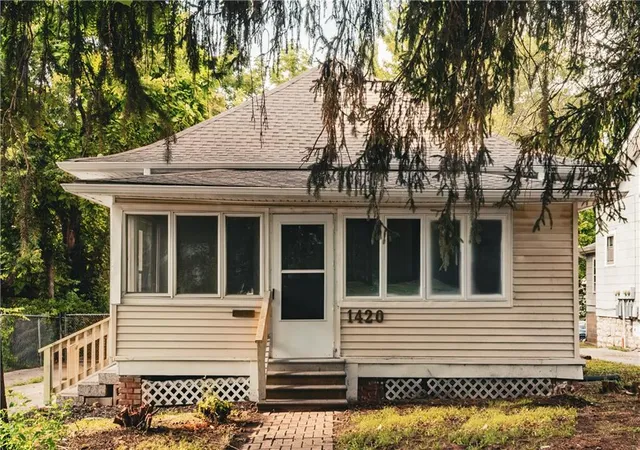 1st image of 1420 W Walnut Ave, Independence, MO 64050 | MLS# 2630769