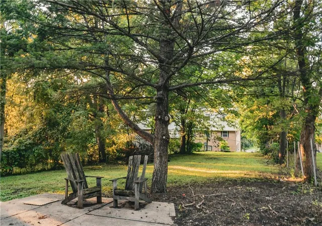 28th image of 1420 W Walnut Ave, Independence, MO 64050 | MLS# 2630769