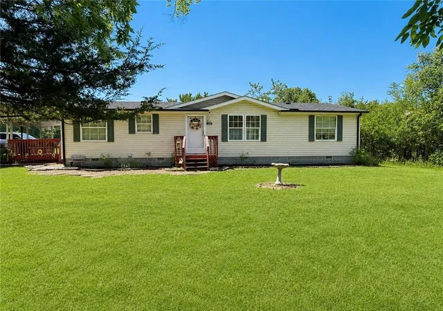 Homes for sale in Linn Valley, KS | 5 Ridgewood Ln, Linn Valley, KS 66040 | MLS# 2630774