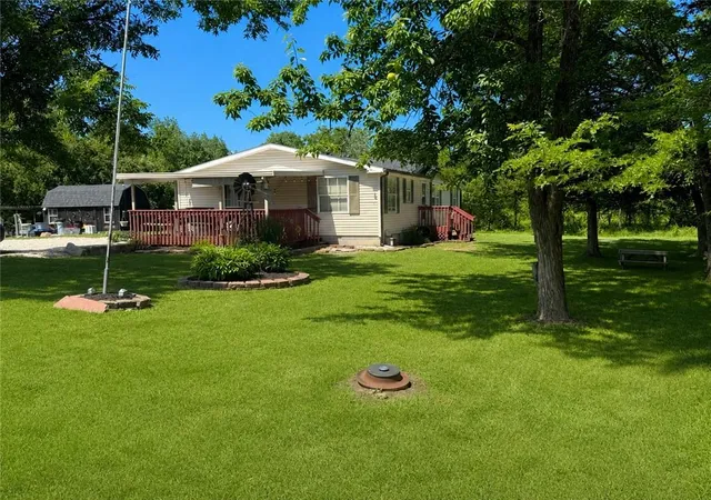 Homes for sale in Linn Valley, KS | 5 Ridgewood Ln, Linn Valley, KS 66040 | MLS# 2630774