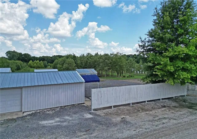 4th image of 22701 Timberview Rd, Harrisonville, MO 64701 | MLS# 2630779