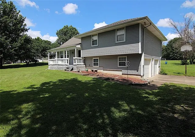 Homes for sale in Peculiar, MO | 23715 S Chadwick Dr, Peculiar, MO 64078 | MLS# 2630784