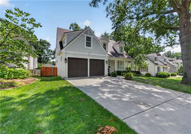 3rd image of 4907 W 69Th Ter, Prairie Village, KS 66208 | MLS# 2630785