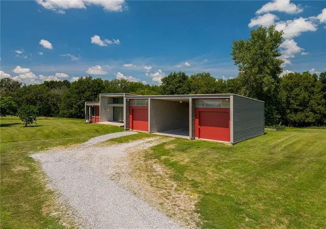 Photo 3 of Single family home for sale at 505 S Stanberry St, Stanberry, MO 64489 | MLS# 2630788 | Listing updated on 2026-09-03