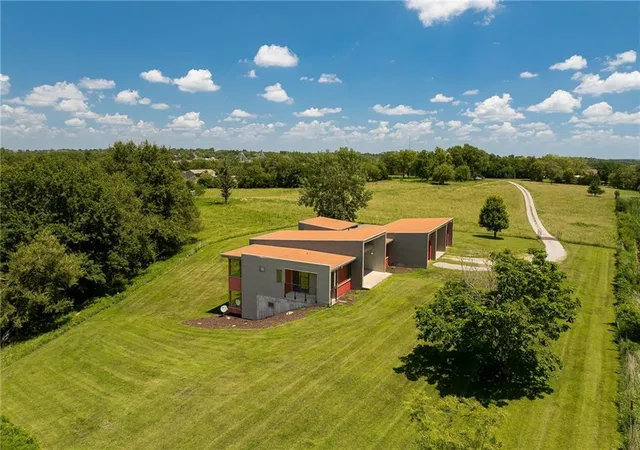 Photo 3 of Single family home for sale at 505 S Stanberry St, Stanberry, MO 64489 | MLS# 2630788 | Listing updated on 2026-09-03