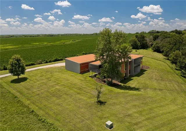Photo 4 of Single family home for sale at 505 S Stanberry St, Stanberry, MO 64489 | MLS# 2630788 | Listing updated on 2026-09-03