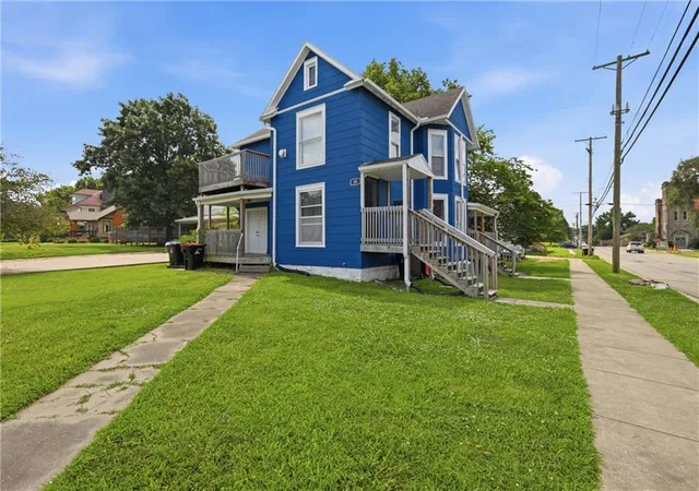 2nd image of 200 E Gay St, Warrensburg, MO 64093 | MLS# 2630803