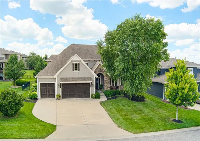 1st image of 9405 W 163rd Pl, Stilwell, KS 66085 | MLS# 2630804