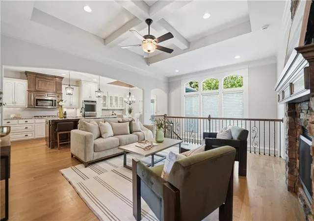 Homes for sale in Lenexa, KS | 9892 Hollis Ln, Lenexa, KS 66227 | MLS# 2630807