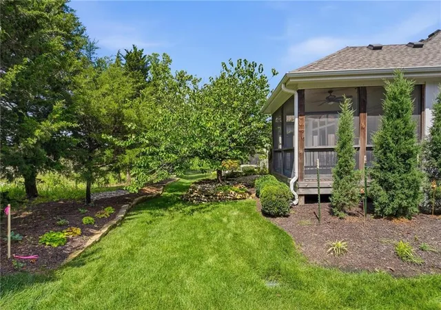 Homes for sale in Lenexa, KS | 9892 Hollis Ln, Lenexa, KS 66227 | MLS# 2630807