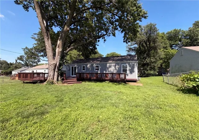 Photo 4 of Single family home for sale at 11615 W 68th Street, Shawnee, KS 66203 | MLS# 2630811 | Listing updated on 2026-10-15