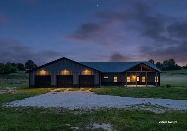 2nd image of 20691 Kansas Ave, Tonganoxie, KS 66086 | MLS# 2630820