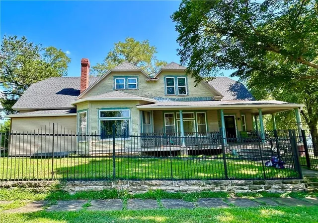 1st image of 409 E Spring St, El Dorado Springs, MO 64744 | MLS# 2630824