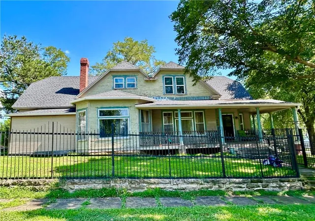 Homes for sale in El Dorado Springs, MO | 409 E Spring St, El Dorado Springs, MO 64744 | MLS# 2630824