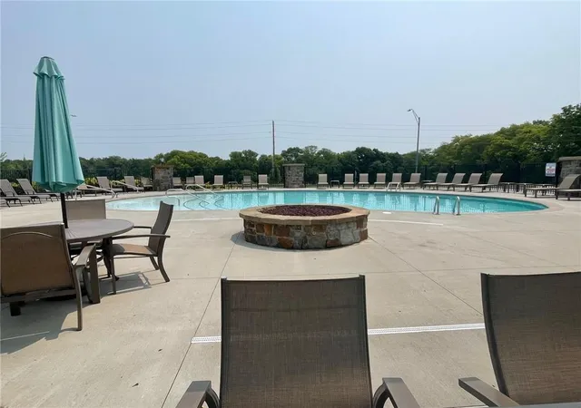 24th image of 1957 Longview Dr, Liberty, MO 64068 | MLS# 2630825