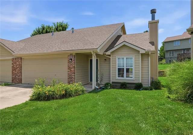 Homes for sale in Lawrence, KS | 4115 W 26Th Ter, Lawrence, KS 66047 | MLS# 2630827